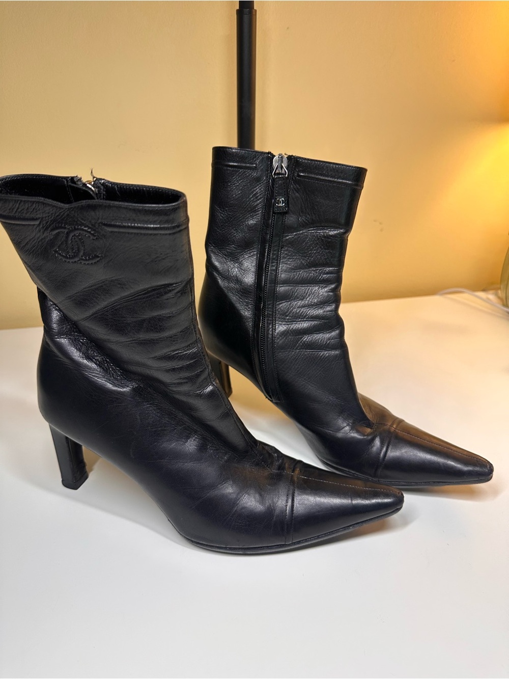 CHANEL Black Pointed Toe Leather Ankle Booties with Side Zip - Picture 4 of 9